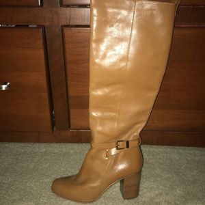 Heeled boots